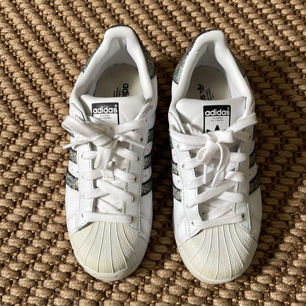LAST CHANCE Adidas Superstars, size 5.5 - Picture 2 of 6